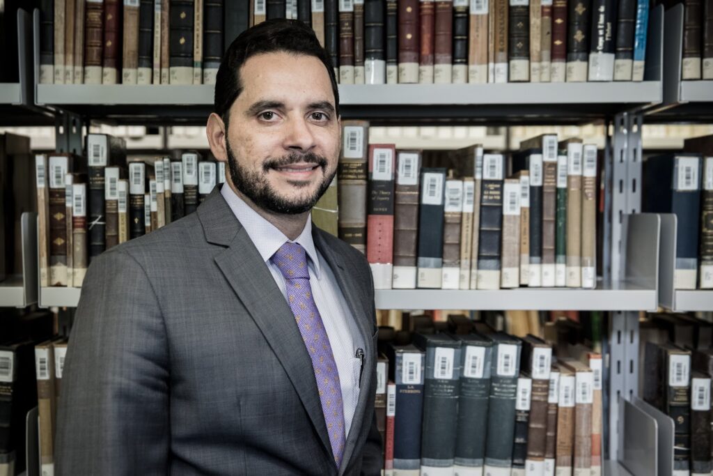 Diretor da AJUFER: juiz deve se identificar com a sociedade